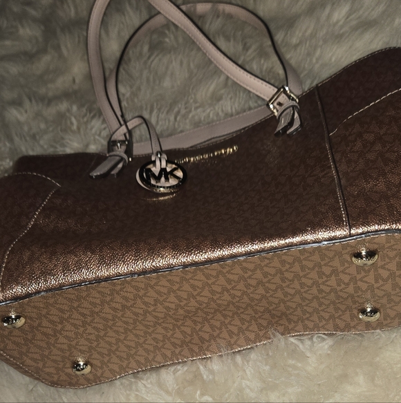 BEAUTIFUL & UNIQUE Michael Kors Rose Gold JET SET Bag IN PRESTINE CONDITION. - Picture 3 of 8